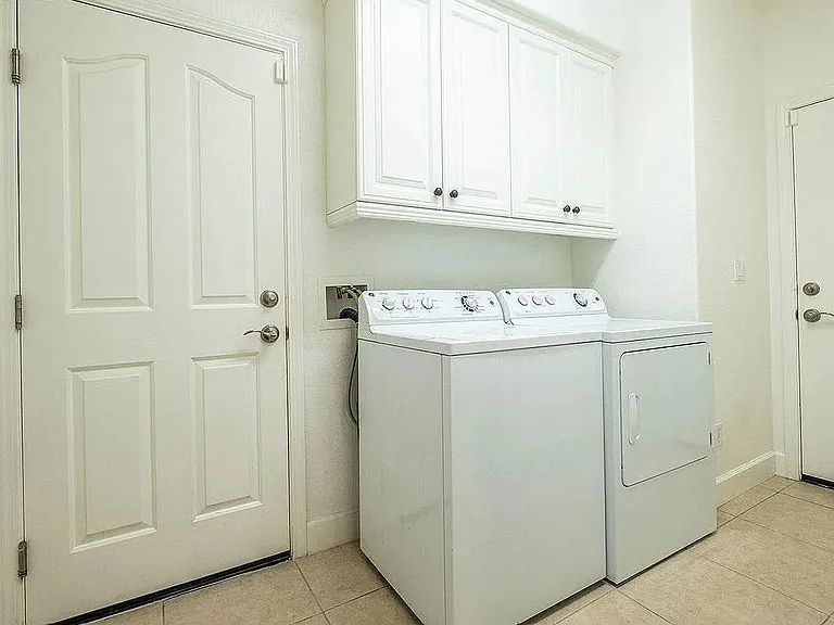 2925 Kobio Dr — Photo 13