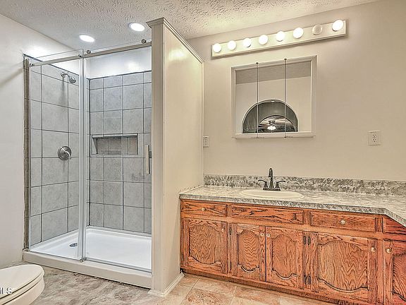 5th image of 488 Rainbow Cir