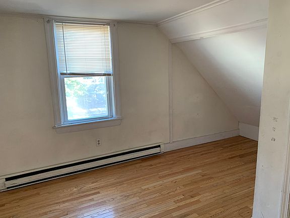 Upstairs bedroom (has since been repainted)
