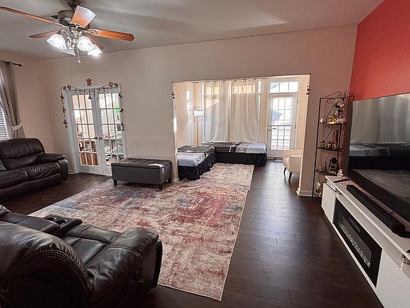3rd image of 1425 New Haven Ct