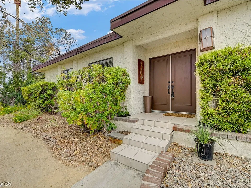 2695 San Lago Ct
