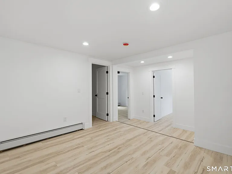 765 Norwich Ave — Photo 23