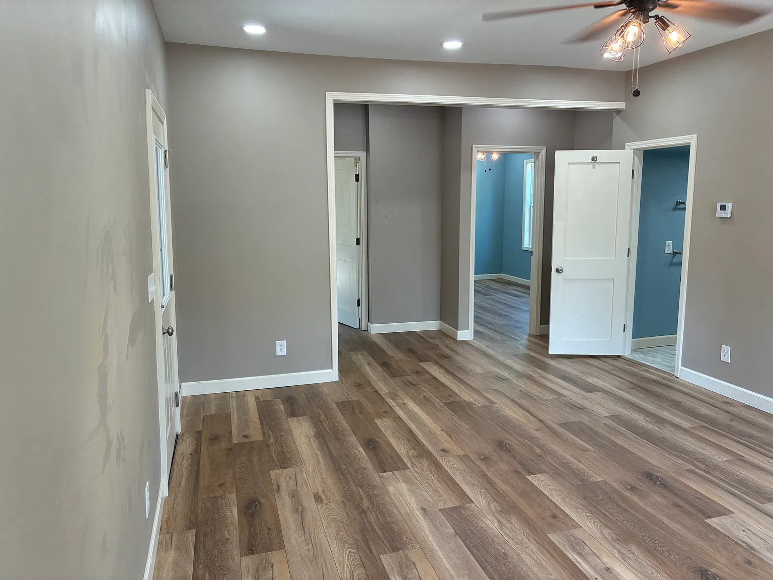 2 bed, 900 sqft, $1,295 — Photo 2