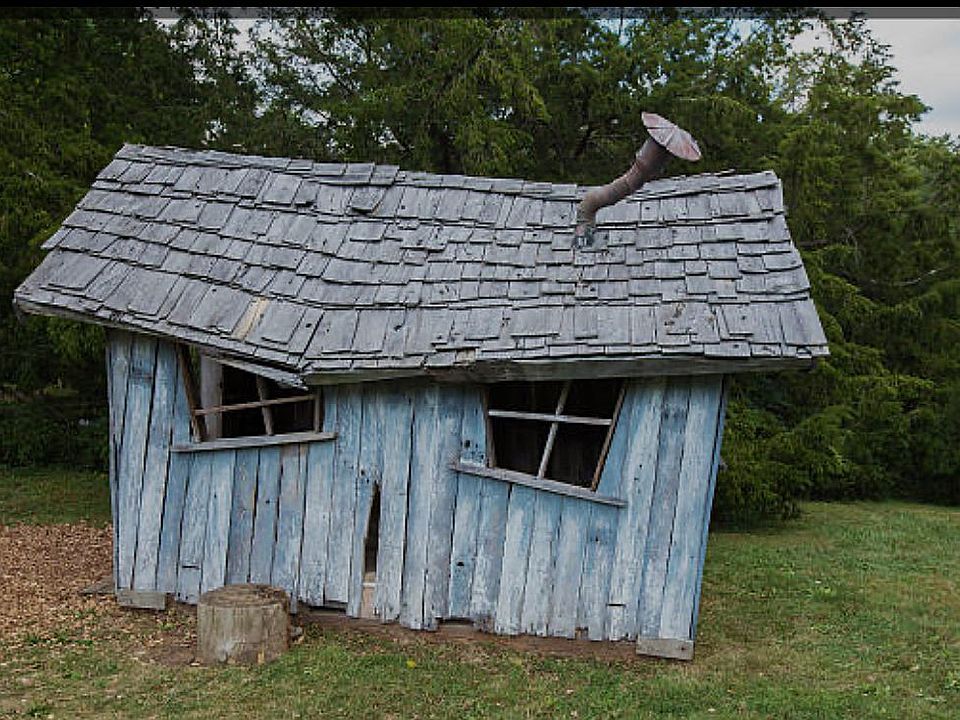 2nd image of 1405 W Lakeshore Cir N