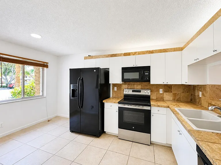 340 NW 67th St #108 — Photo 9