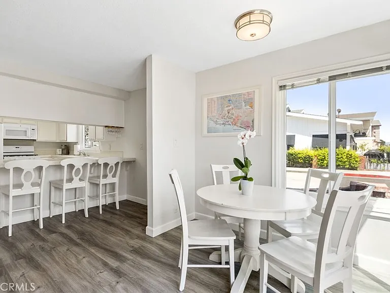 218 E Balboa Blvd #1/2 — Photo 8