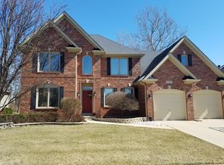 2517 Charter Oak Dr, Aurora, IL 60502