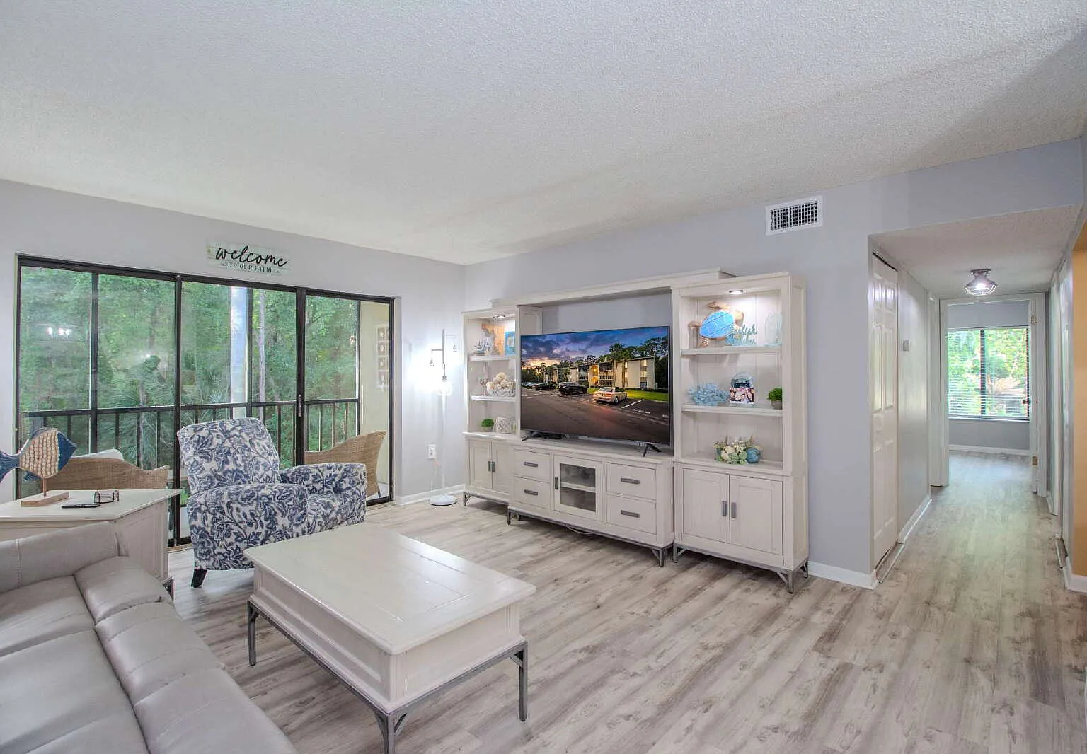 2 bed, 2.0 bath, 979 sqft, $1,700 — Photo 2