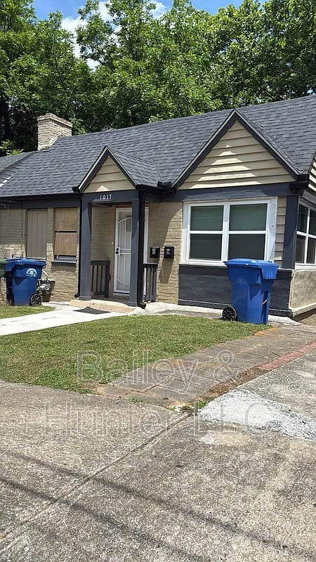 3 bed, 1.0 bath, $1,938 — Photo 1