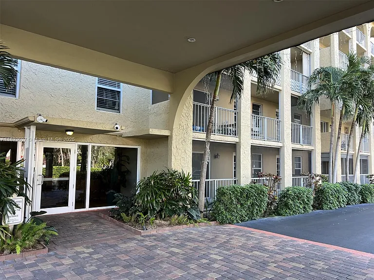 950 Ponce De Leon Rd #2100 — Photo 2