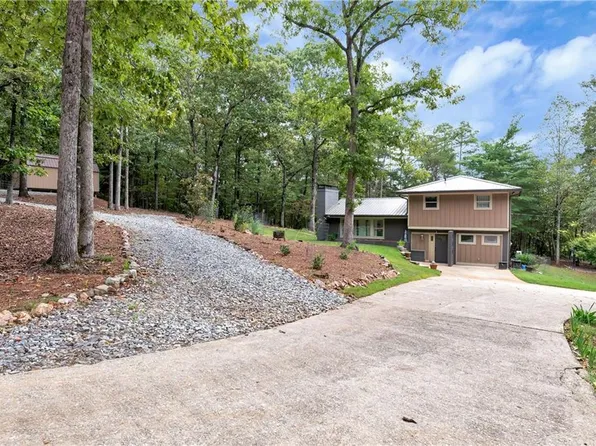 7645 Barkers Bend Dr, Murrayville, GA 30564