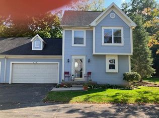 479 Remington Ct, Fenton, MI