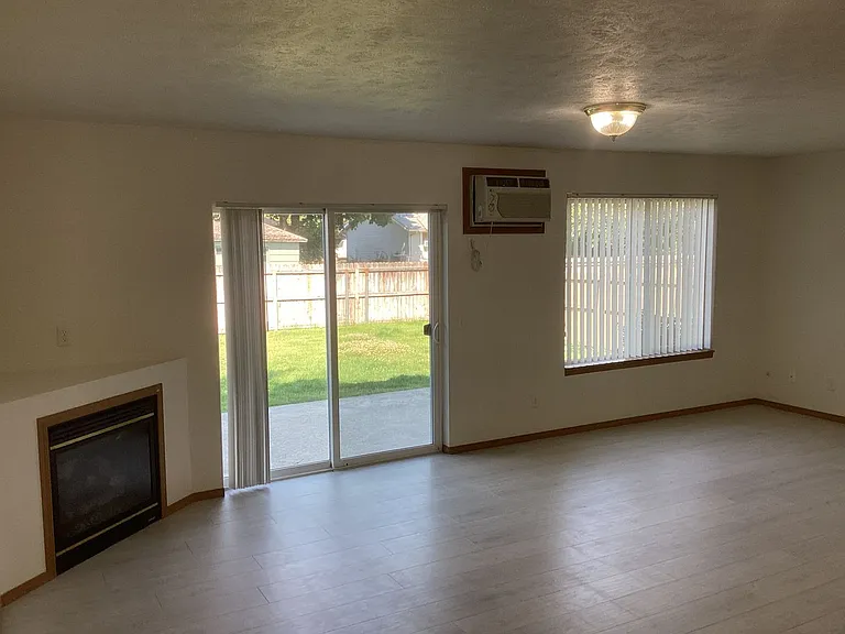 307A & 307 N Hallett St #B — Photo 16