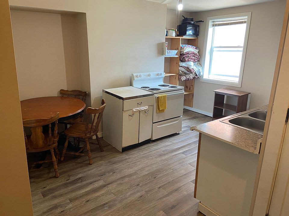 1st image of 244 Jefferson Ave Floor 2
