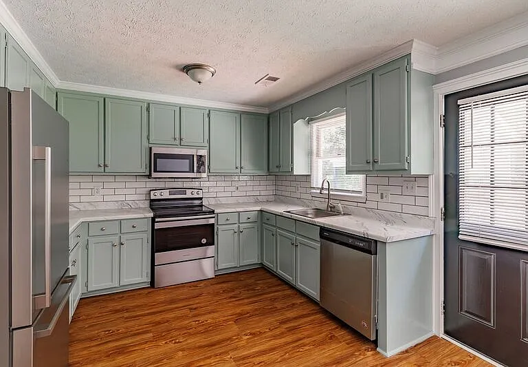 330 Monty Dr — Photo 9