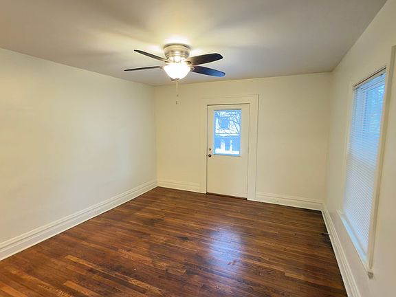 4th image of 641 Parkwood St NE APT 3