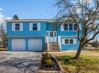 57 Wellington Ave, Flemington, NJ 08822