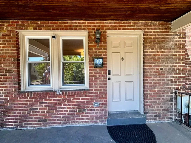 1760 E St NE — Photo 37