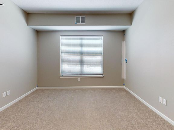 5th image of 2592 Middle Rd #206