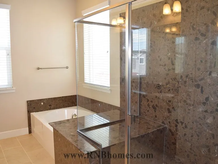 900 Lyon Pl — Photo 24