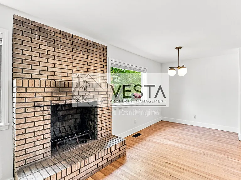 149 Oakdale Rd — Photo 9