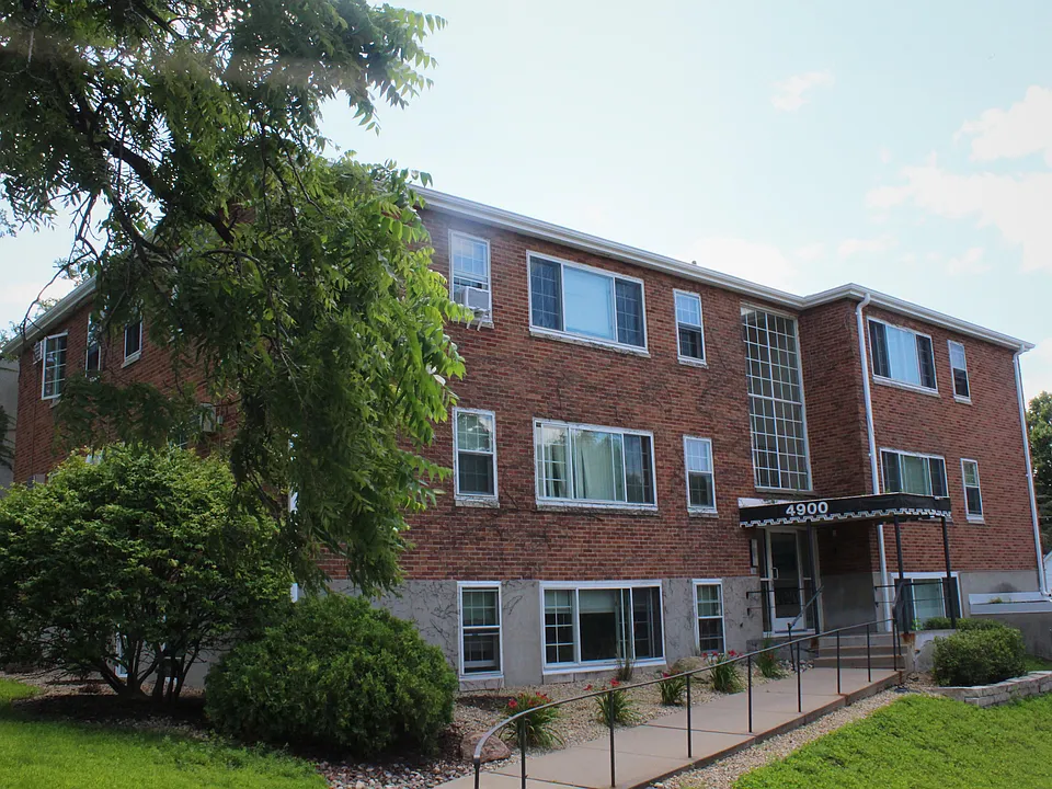 4900 Chicago Ave #202