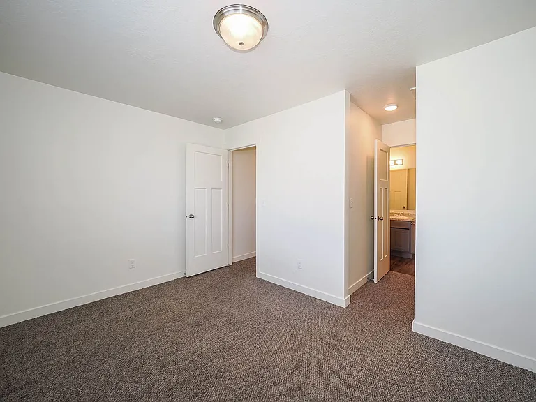 634 N 130 E — Photo 17