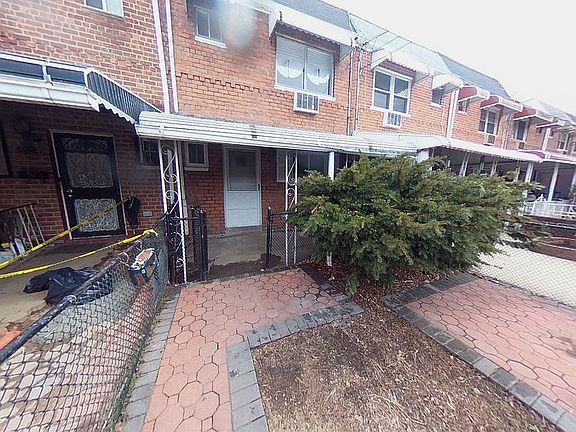 2nd image of 1047 Hendrix St #1