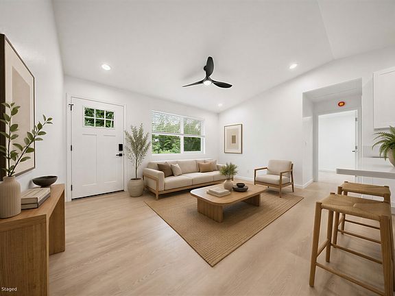 3rd image of 16-2014 Tiki Rd