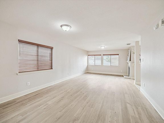 3rd image of 26872 Kings Park Hollow Dr