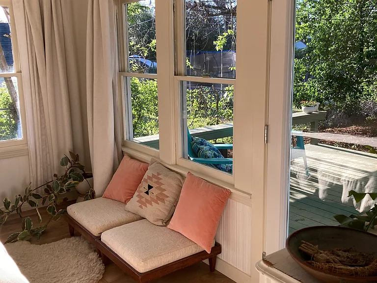 2732 Catherine St — Photo 17