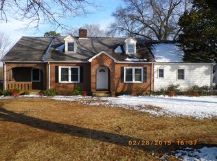 3372 Country Club Rd, Winston Salem, NC 27104