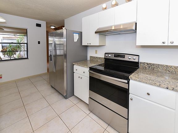 5th image of 4547 Willow Pond Ct E