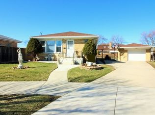 7136 W Lee St, Niles, IL 60714
