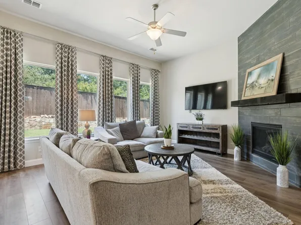 2121 Demarsh Ln, Corinth, TX 76210