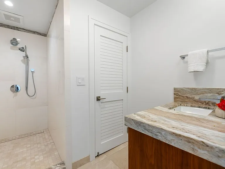896 Mokulua Dr — Photo 33