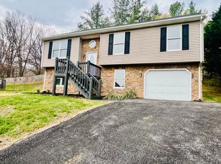 344 Elm St, Vinton, VA 24179