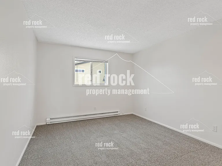 107 E Hattie Ave — Photo 9