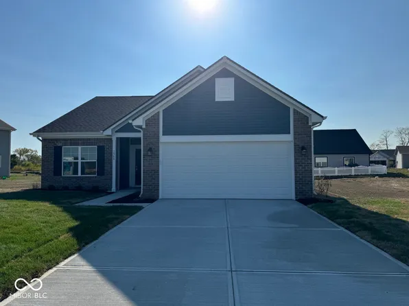 1564 N Regatta Dr NW, Greenfield, IN 46140