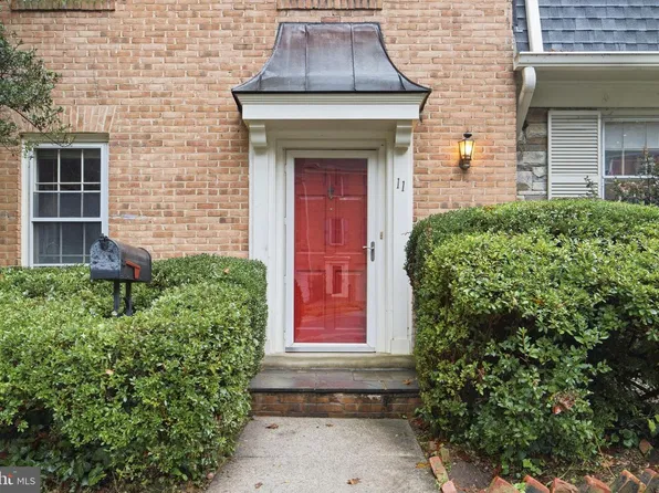 11 Sangamore Ct, Bethesda, MD 20816