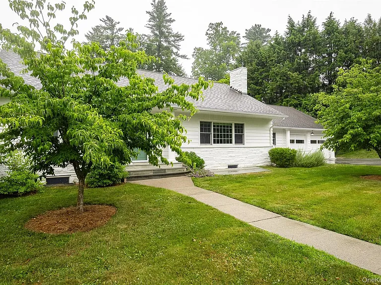 46 Barnard Ave — Photo 38