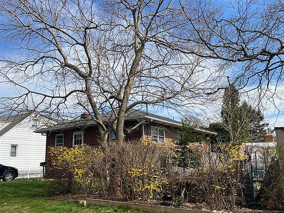 3rd image of 306 Park Pl