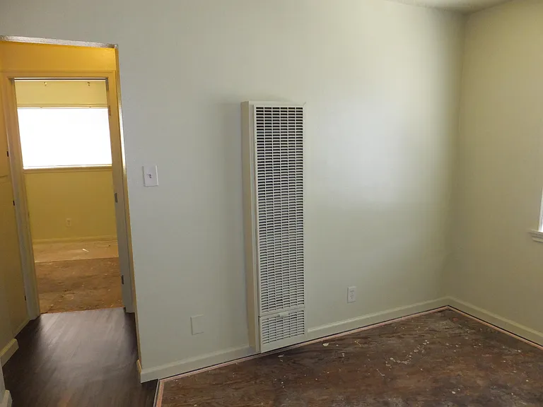 5230 N Long Beach Blvd — Photo 15