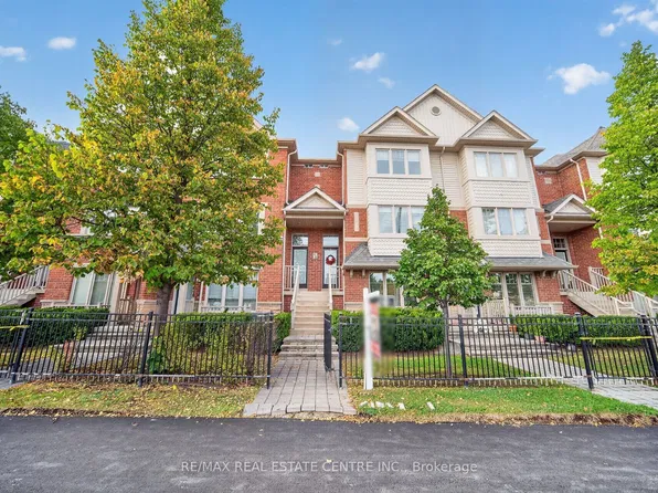 3335 Thomas St E #6, Mississauga, ON L5M 0P7