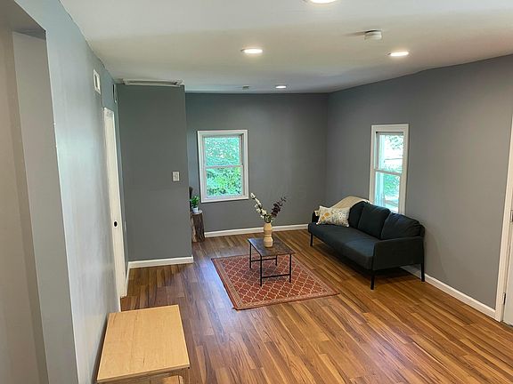 5th image of 2173 Lexington Ave