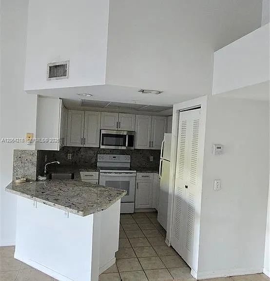 4149 N Haverhill Rd #1619 — Photo 8