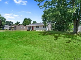 2436 Toby Rd, Orion, MI 48359