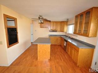 2940 Sussex Dr, Florissant, MO