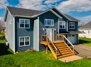 32 Meadow Ln W, Charlottetown, PE C1E2H7