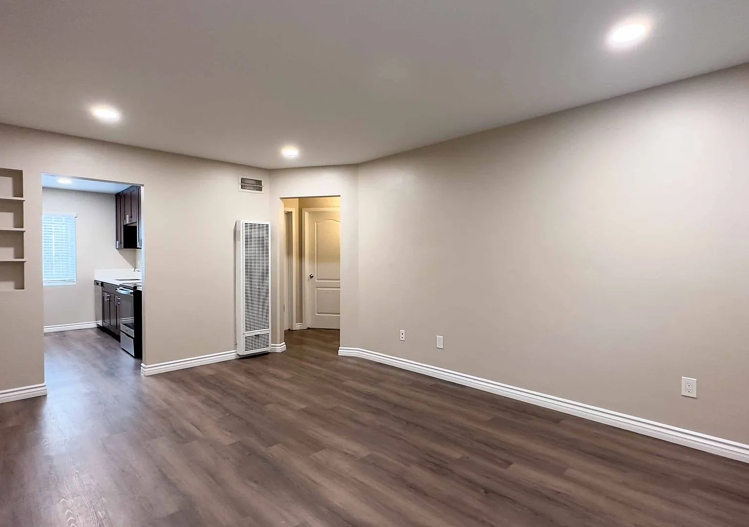 Foothill Manor — Photo 4